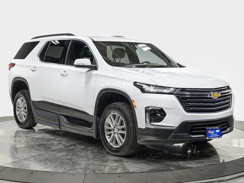 Used 2023 Chevrolet Traverse LT FWD image 13