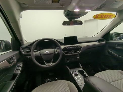 Used 2022 Ford Escape SE image 24