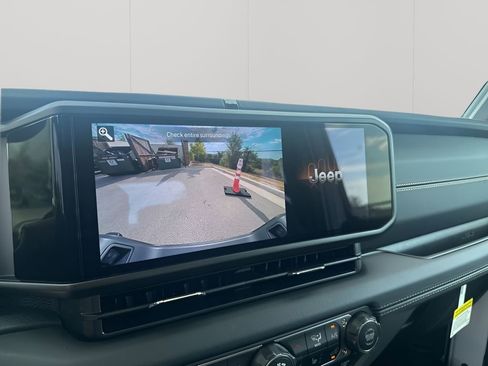 New 2025 Jeep Gladiator Sport image 71