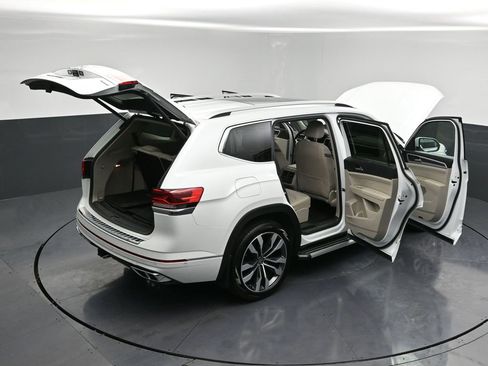 Used 2023 Volkswagen Atlas SEL Premium image 40