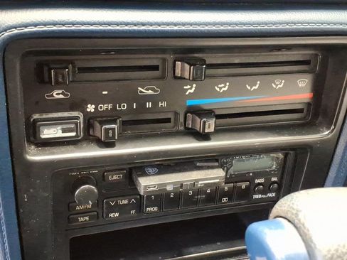 Used 1991 Toyota Camry Deluxe FWD image 12