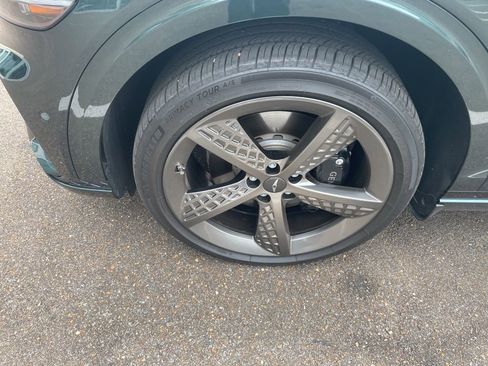 Used 2023 Genesis GV70 2.5T w/ Sport Prestige Package image 3