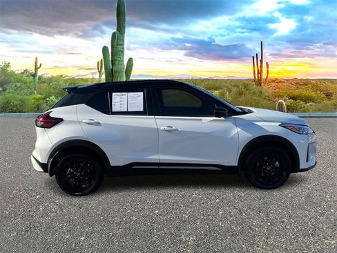 Used 2024 Nissan Kicks SR w/ SR Premium Package image 2