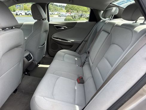 Used 2025 Chevrolet Malibu LT FWD image 10