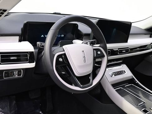 New 2026 Lincoln Aviator Reserve AWD/4WD image 11