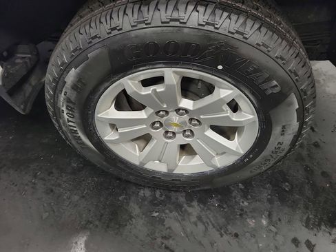 Used 2022 Chevrolet Colorado LT w/ Safety Package image 11