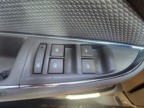Used 2018 Chevrolet Cruze LT FWD image 18