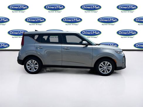 Used 2022 Kia Soul LX FWD image 8