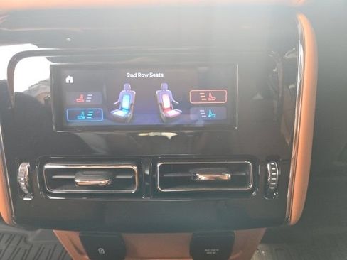 Used 2025 Lincoln Aviator Black Label AWD/4WD image 33
