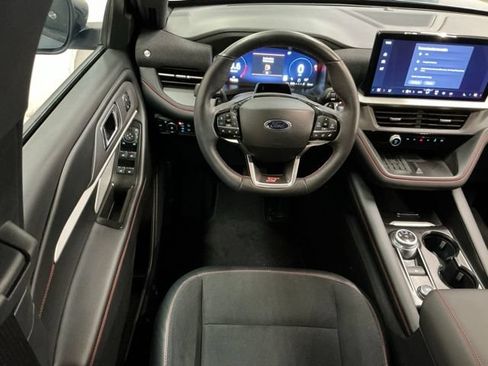 Used 2025 Ford Explorer ST AWD/4WD image 10