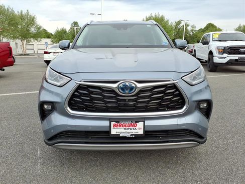 Used 2024 Toyota Highlander Platinum AWD/4WD image 8