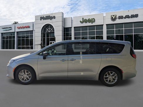 New 2026 Chrysler Voyager LX FWD image 6