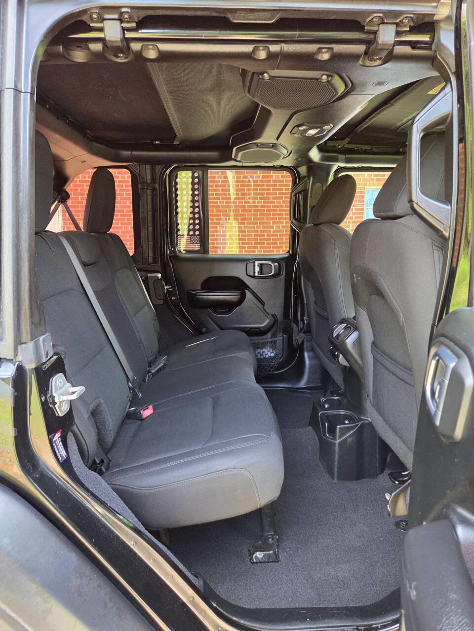Used 2018 Jeep Wrangler Unlimited Sport S AWD/4WD image 17