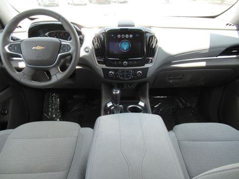 Used 2018 Chevrolet Traverse LT FWD image 12