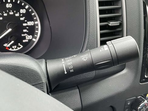 Used 2024 Nissan Frontier SL w/ Technology Package image 23