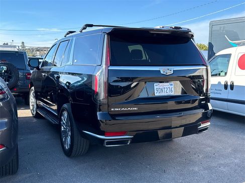 Used 2021 Cadillac Escalade Premium Luxury w/ LPO, Illumination Package image 18