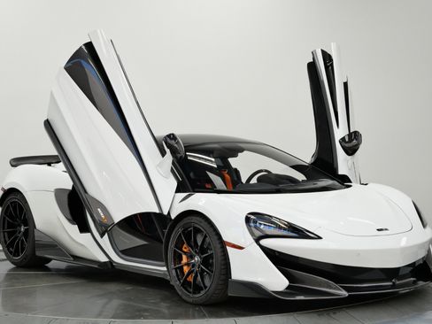 Used 2019 McLaren 600LT RWD image 3