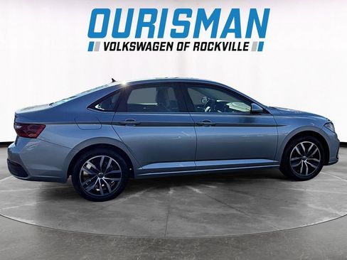 Used 2025 Volkswagen Jetta SE image 7