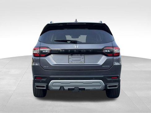 Used 2023 Honda Pilot Touring image 6