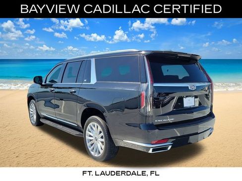 Certified 2023 Cadillac Escalade ESV Luxury AWD/4WD image 4