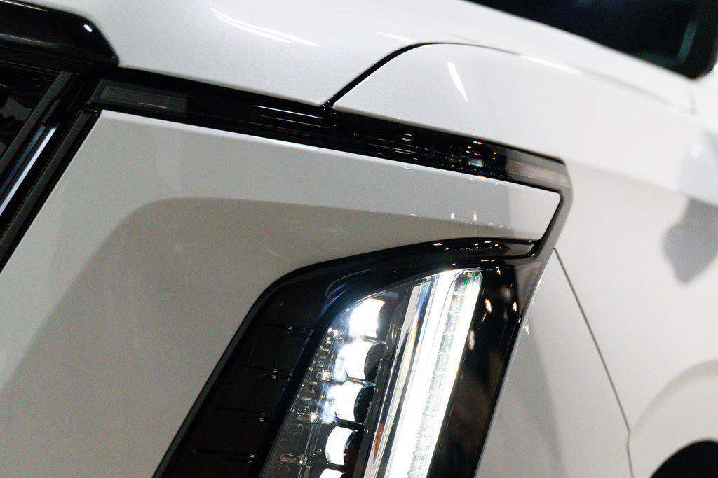 Used 2026 Cadillac Escalade V AWD/4WD image 8