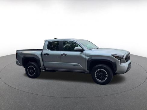 Used 2025 Toyota Tacoma TRD Off-Road AWD/4WD image 2