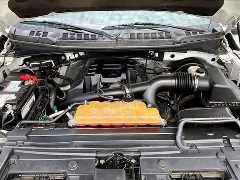 Used 2017 Ford F150 XLT w/ Equipment Group 302A Luxury image 9