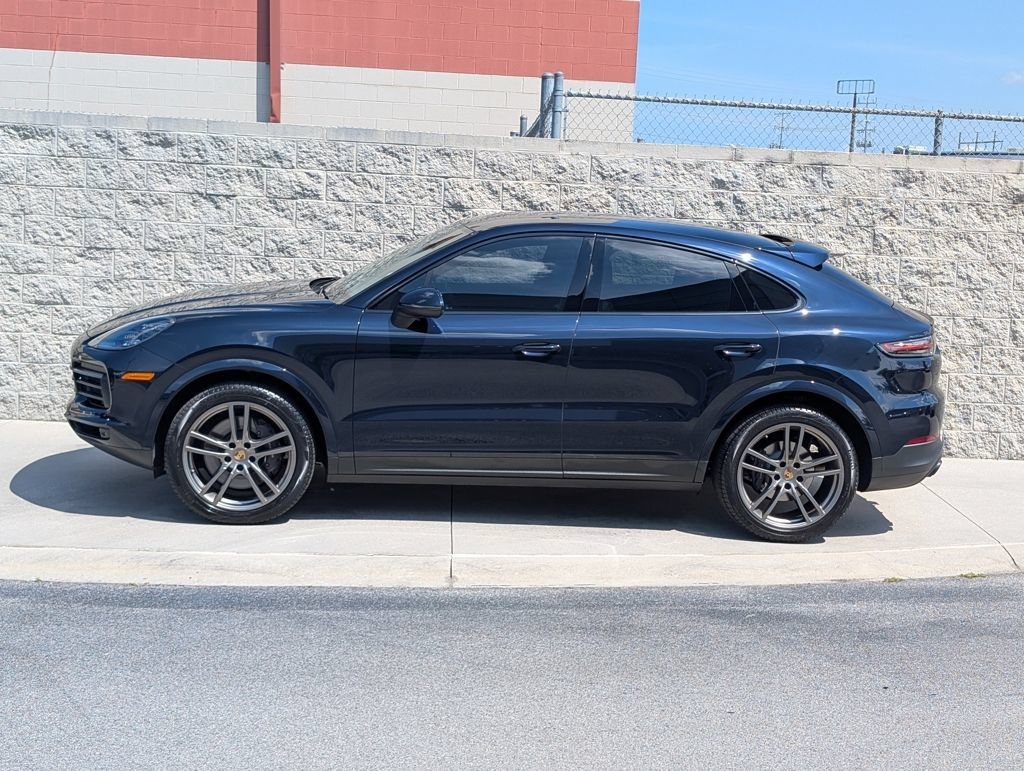 Certified 2022 Porsche Cayenne Coupe AWD/4WD image 2