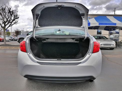 Used 2017 Toyota Corolla SE w/ SE Premium Package image 16