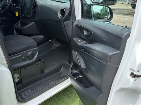 Used 2022 Mercedes-Benz Metris image 16