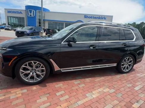 Used 2025 BMW X7 xDrive40i AWD/4WD image 7