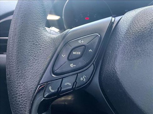 Used 2019 Toyota C-HR LE FWD image 20