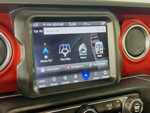 Used 2023 Jeep Gladiator Rubicon w/ Cold Weather Group image 17