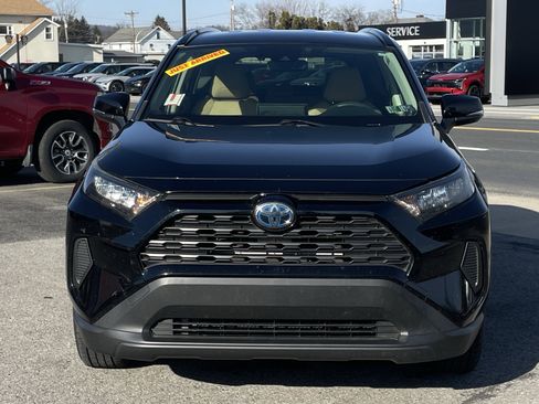 Used 2019 Toyota RAV4 LE image 9