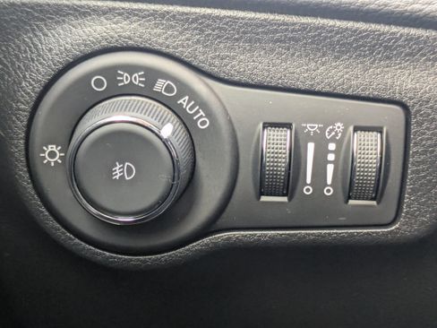 Used 2019 Jeep Compass Altitude image 23