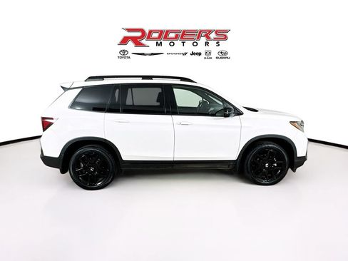 Used 2025 Honda Passport Black Edition image 9