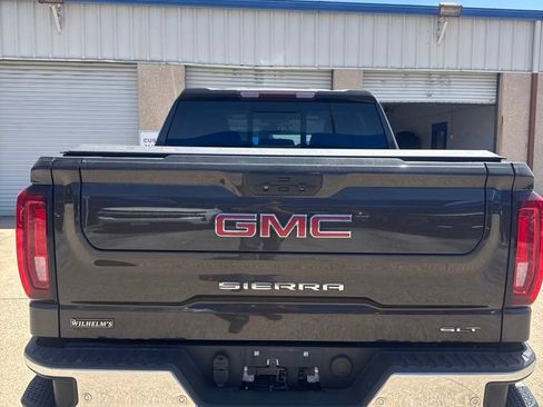 Used 2021 GMC Sierra 1500 SLT w/ SLT Premium Plus Package AWD/4WD image 4