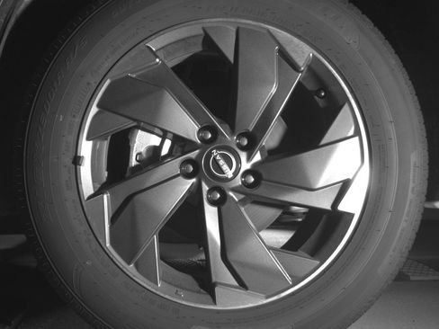 Used 2025 Nissan Rogue SV FWD image 12