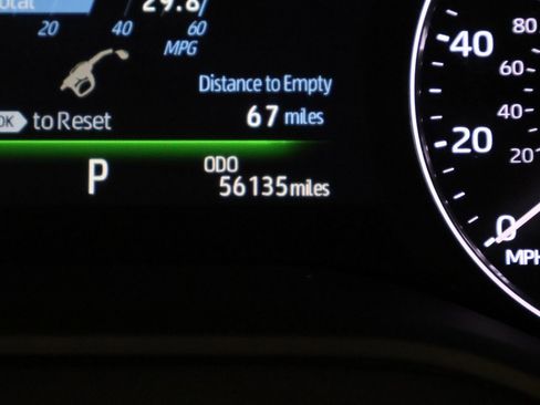 Used 2022 Toyota Sienna Limited image 42