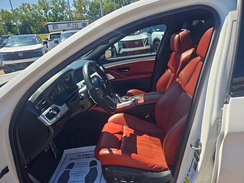 Used 2014 BMW M5 RWD image 9