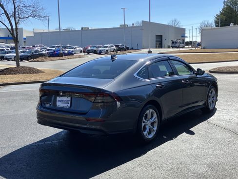 Used 2023 Honda Accord LX image 10