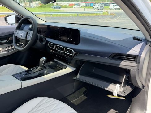 Used 2026 Nissan Sentra SL w/ Floor Mat Package FWD image 12