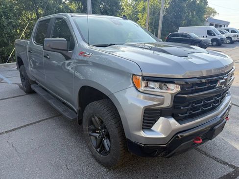 Used 2023 Chevrolet Silverado 1500 LT Trail Boss w/ Convenience Package II AWD/4WD image 5