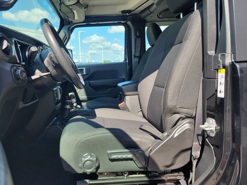 Used 2019 Jeep Wrangler Sport AWD/4WD image 17
