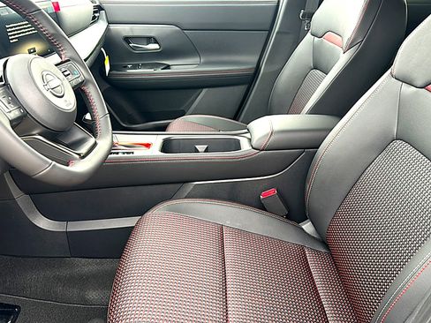 New 2026 Nissan Kicks SR w/ Cold Weather Package FWD image 10