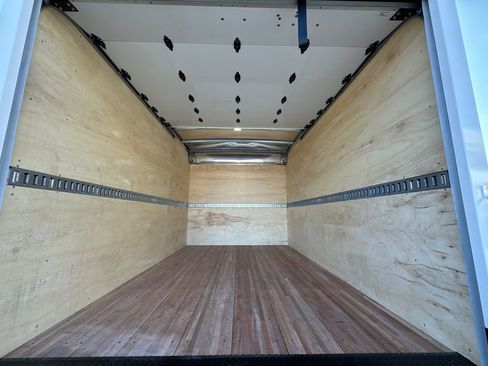 Used 2024 Mercedes-Benz Sprinter 3500 image 18