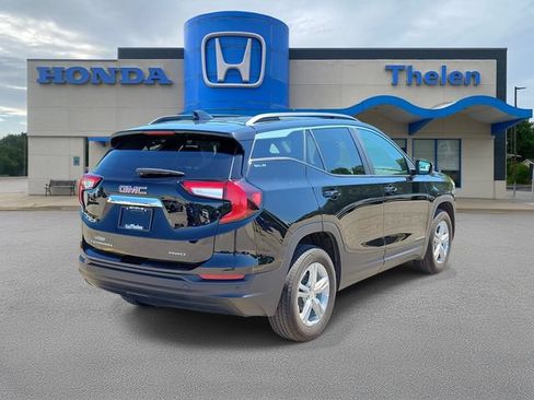 Used 2024 GMC Terrain SLE w/ Driver Convenience Package AWD/4WD image 4