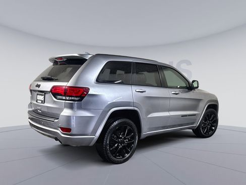 Used 2021 Jeep Grand Cherokee Laredo X AWD/4WD image 7