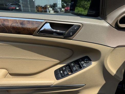 Used 2011 Mercedes-Benz ML 350 4MATIC image 24
