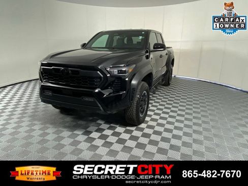 Used 2026 Toyota Tacoma TRD Off-Road AWD/4WD image 3